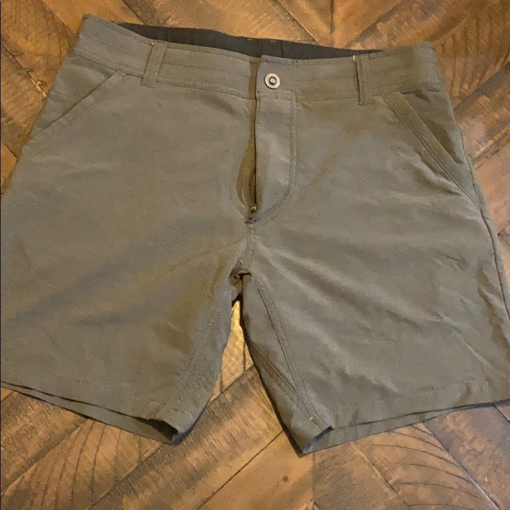 Kuhl Men’s Shorts Size 34- Greenish- Grey